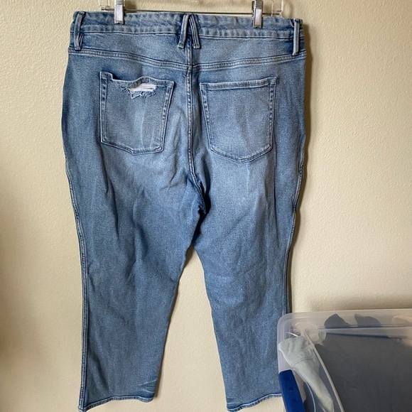 Good American Good Curve Straight Jeans - Picture 4 of 9